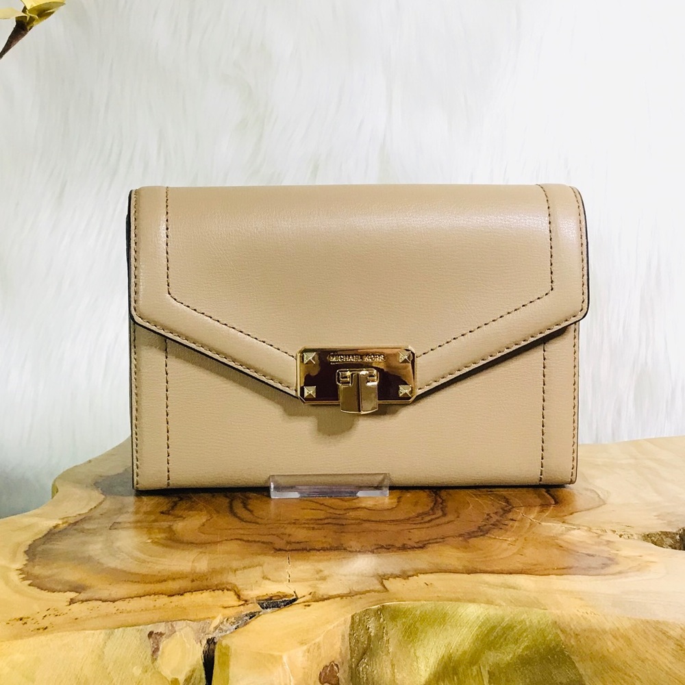 Michael Kors Kinsley Medium Wallet Crossbody Bag